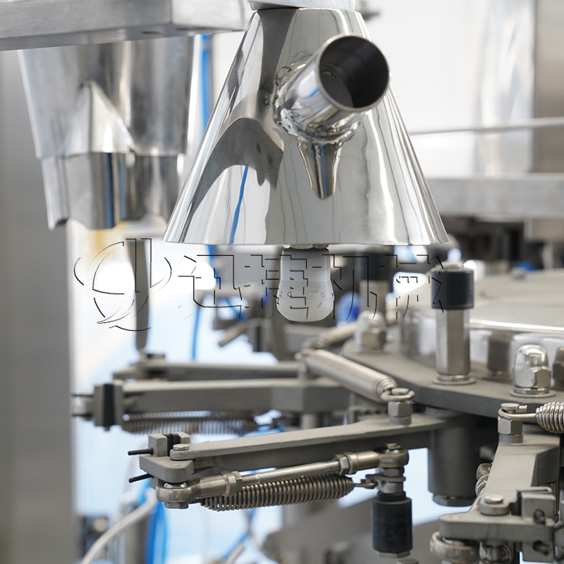 給袋式醬料包裝機(jī)